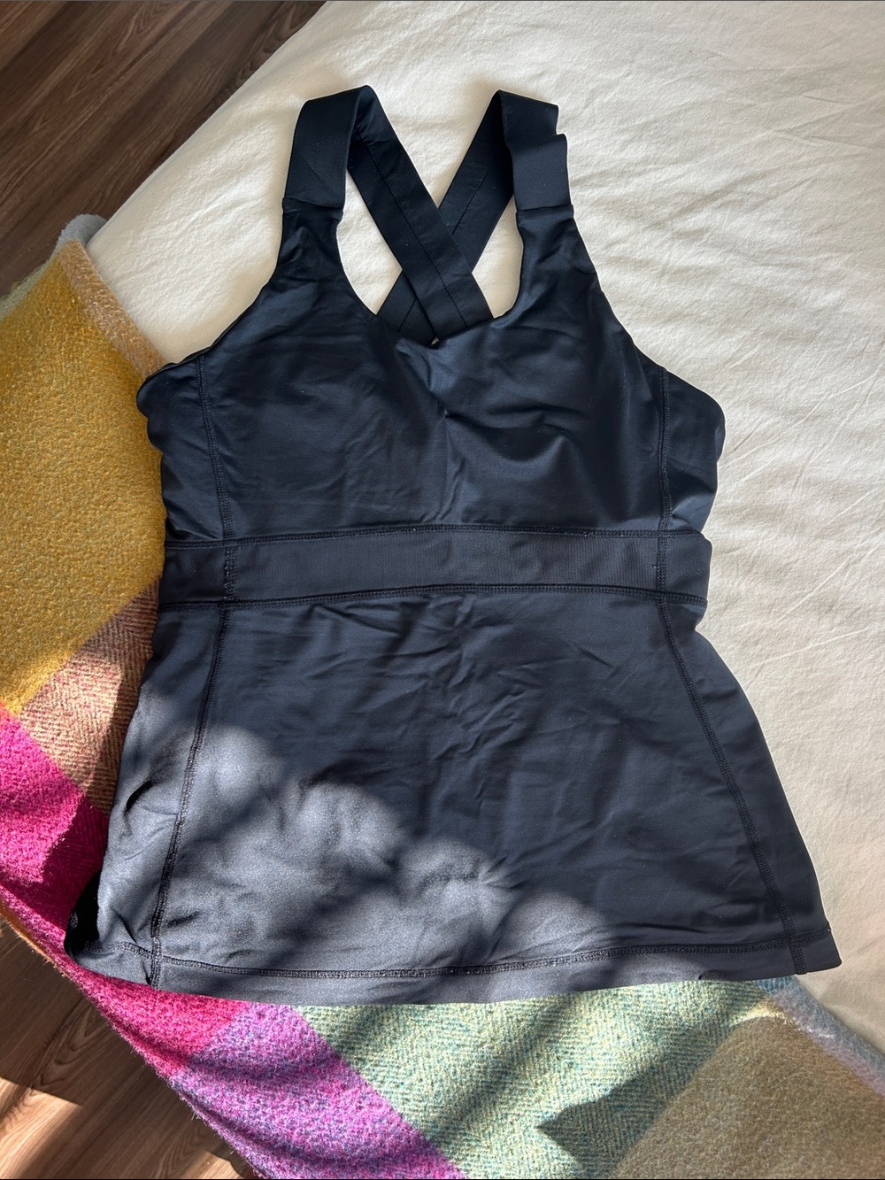LULULEMON Black Y2K Cross-Back Women's Workout Top Built-in-Bra Size 8